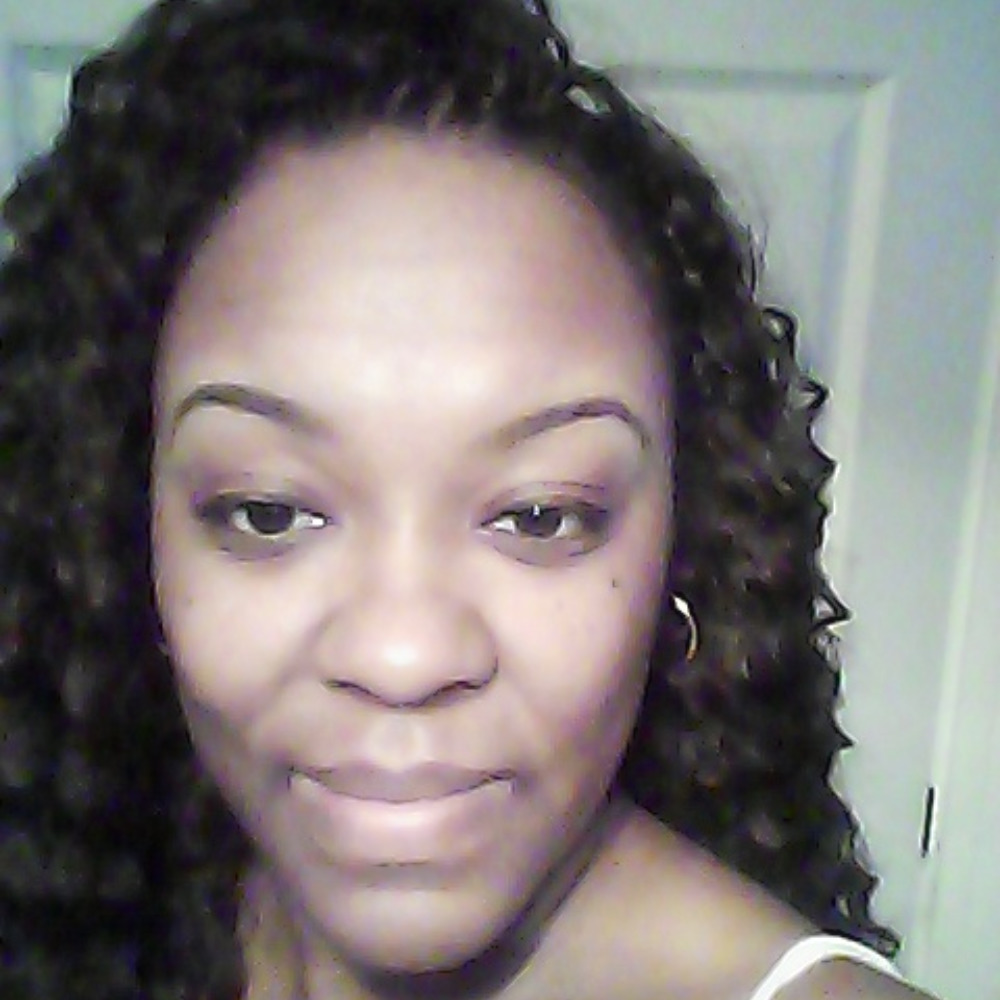 Meet your Posher, Tia